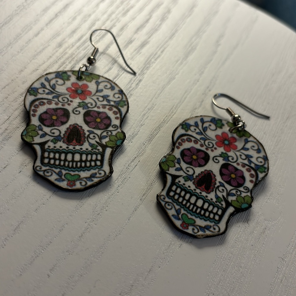Earrings 🖤💜🩷